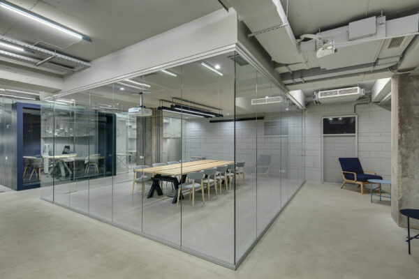 Conference,Zone,In,The,Office,In,A,Loft,Style,With